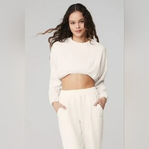 Alo Yoga Cropped Tailored Crew Neck Ivory